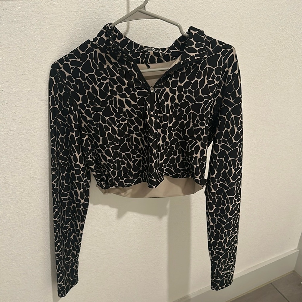 WORKOUT CROP TOP - SIZE M